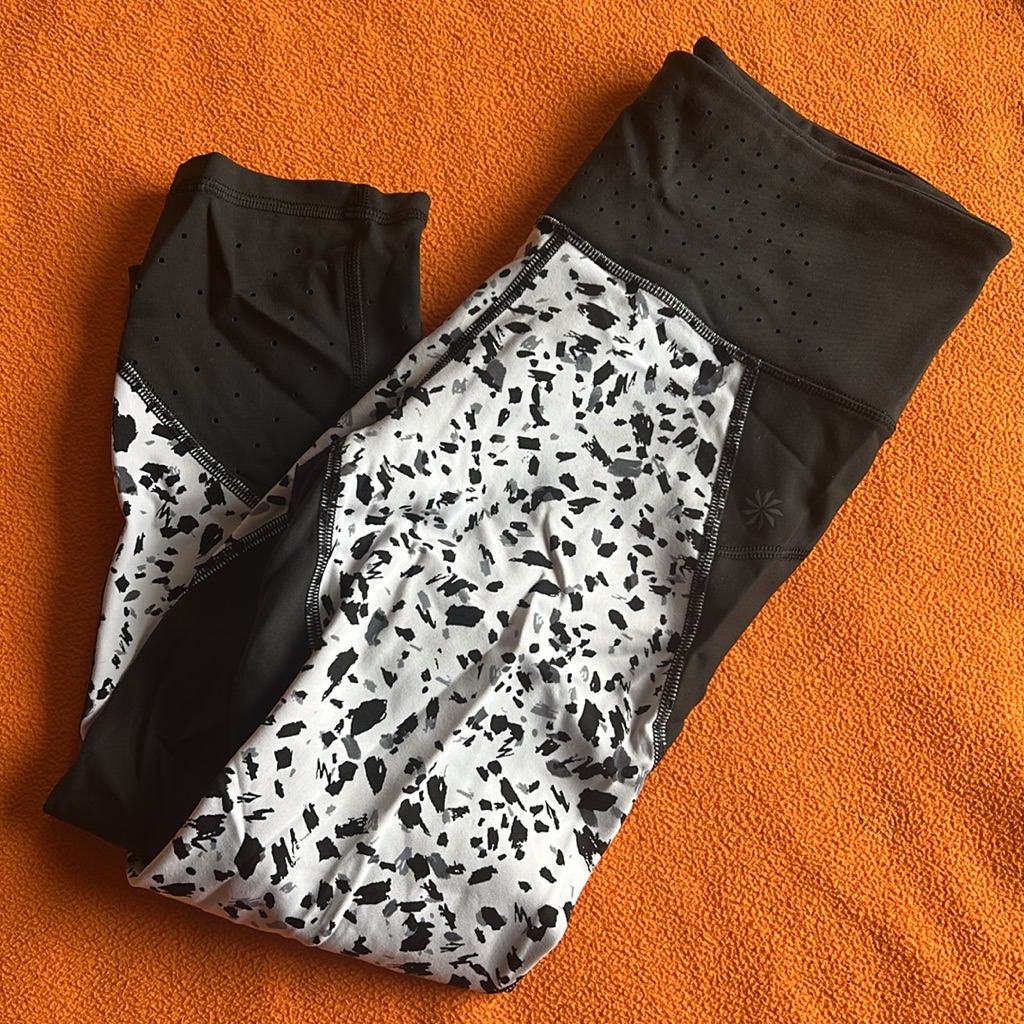 Athleta Black And White Speckled Capri
